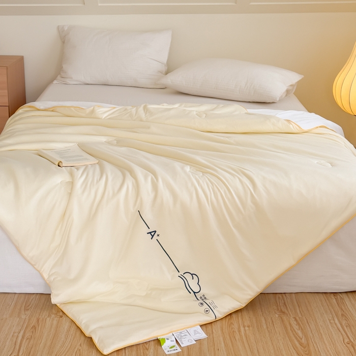 91家纺网 家纺一手货源 找家纺 大彩家居 2025新款A类针织四季被-场景二 奶黄色