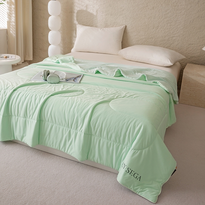 91家纺网 家纺一手货源 找家纺 茧羽世家 2025新款沁柔双镜抗菌系列夏被夏凉被空调被 薄荷绿拼兰