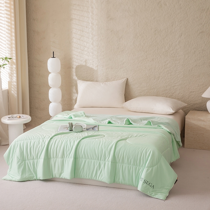 91家纺网 家纺一手货源 找家纺 茧羽世家 2025新款沁柔双镜抗菌系列夏被夏凉被空调被 薄荷绿拼兰