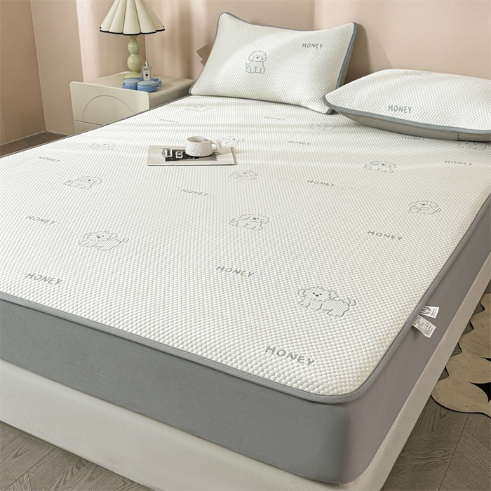 91家纺网 家纺一手货源 找家纺 雯豆家纺 2025新款PE凉感提花冰丝床笠三件套全包中分子床罩床垫保护套 琪琪小狗-床笠款