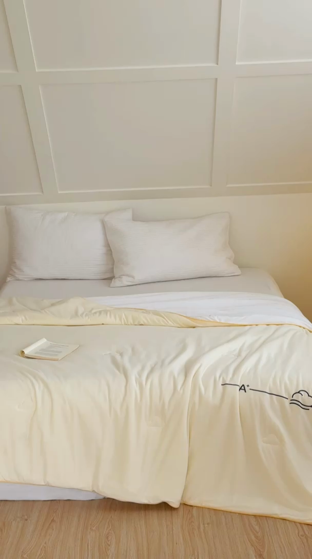 91家纺网 家纺一手货源 找家纺 大彩家居 2025新款A类针织四季被-场景二 奶黄色