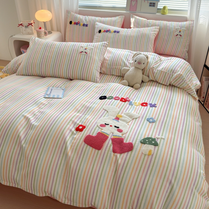 91家纺网 家纺一手货源 找家纺 如意朵 2025新款全棉双层纱小清新绣花四件套（专版花型） 蘑菇小兔