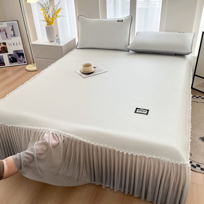 91家纺网 家纺一手货源 找家纺 子曰 2025新款A类高分子PE小清新凉感席系列-床裙款  小清新-白