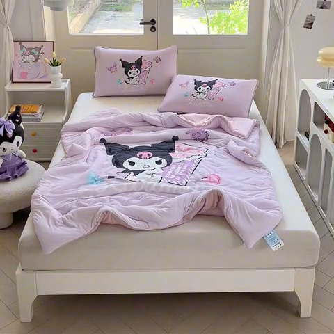 91家纺网 家纺一手货源 找家纺 蘭菲家纺 2025新款三丽鸥卡通印花夏被 巧克力