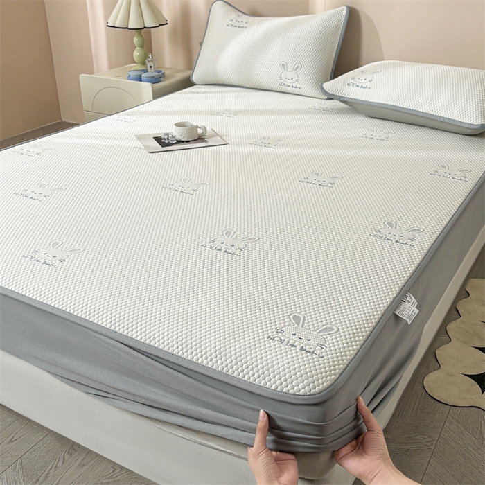 91家纺网 家纺一手货源 找家纺 雯豆家纺 2025新款PE凉感提花冰丝床笠三件套全包中分子床罩床垫保护套 吉祥兔-床笠款