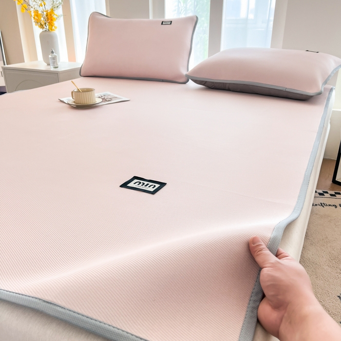 91家纺网 家纺一手货源 找家纺 子曰 2025新款A类高分子PE小清新凉感席系列-床垫款 小清新-粉