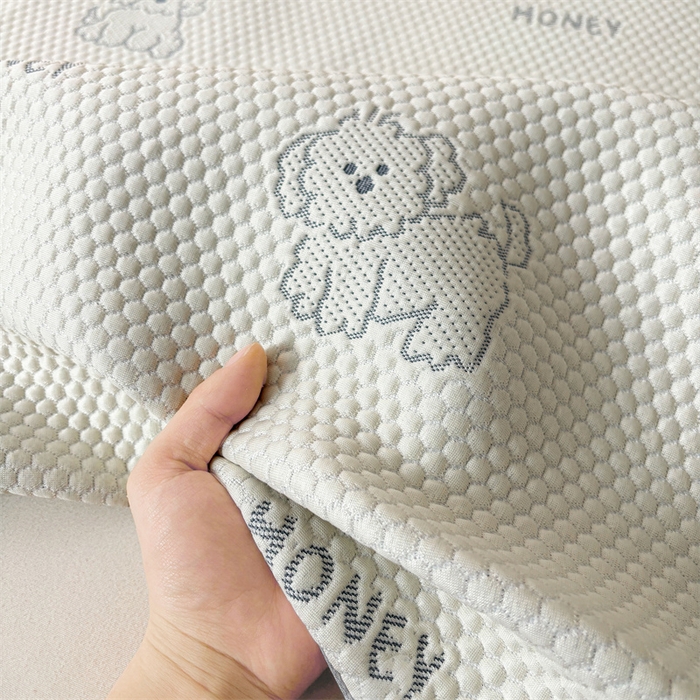 91家纺网 家纺一手货源 找家纺 雯豆家纺 2025新款PE高分子凉感提花凉席三件套绑带款席子平铺席 琪琪小狗-绑带款