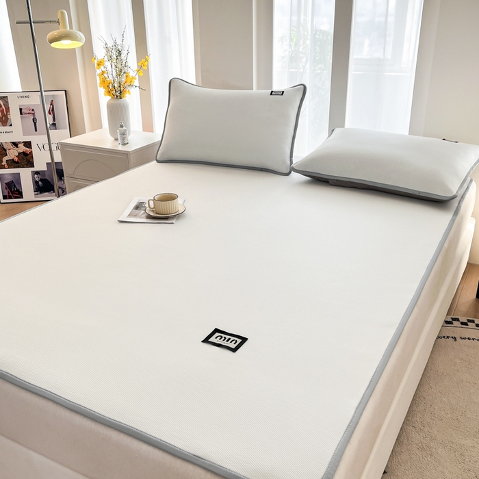 91家纺网 家纺一手货源 找家纺 子曰 2025新款A类高分子PE小清新凉感席系列-床垫款 小清新-白