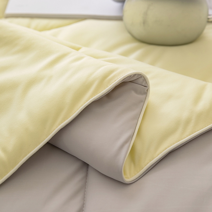 91家纺网 家纺一手货源 找家纺 茧羽世家 2025新款沁柔双镜抗菌系列夏被夏凉被空调被 柠檬黄拼灰