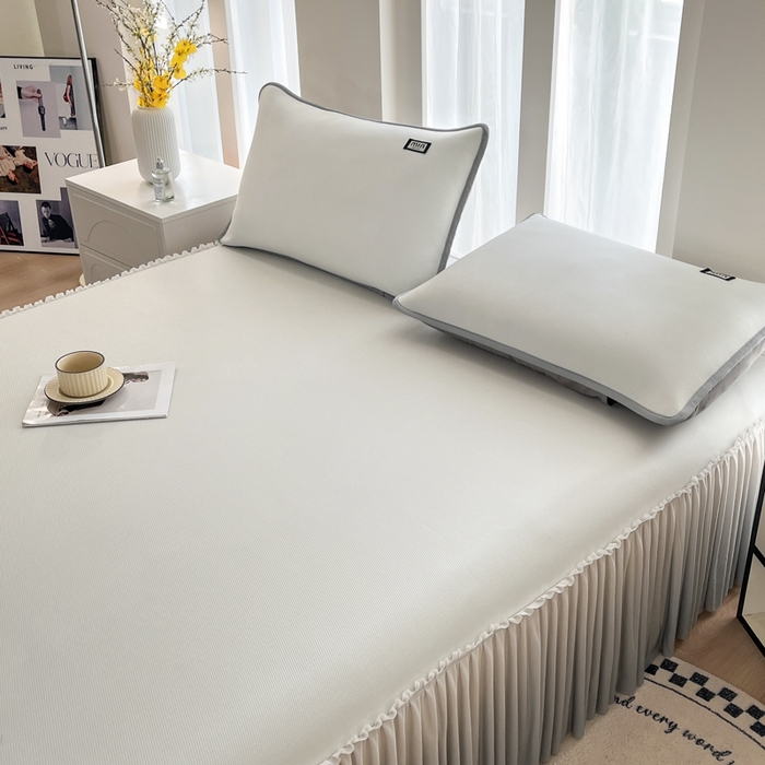 91家纺网 家纺一手货源 找家纺 子曰 2025新款A类高分子PE小清新凉感席系列-床裙款  小清新-白