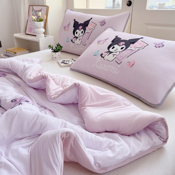 91家纺网 家纺一手货源 找家纺 蘭菲家纺 2025新款三丽鸥卡通印花夏被 巧克力