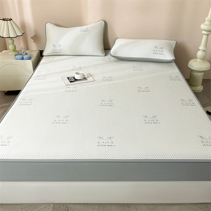91家纺网 家纺一手货源 找家纺 雯豆家纺 2025新款PE凉感提花冰丝床笠三件套全包中分子床罩床垫保护套 吉祥兔-床笠款