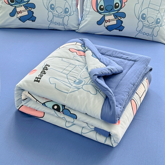 91家纺网 家纺一手货源 找家纺 优卡迪家纺馆 2025新款水洗云朵棉夏被四件套 萌宠史迪仔