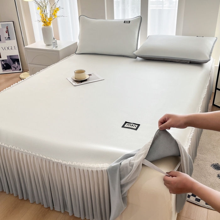 91家纺网 家纺一手货源 找家纺 子曰 2025新款A类高分子PE小清新凉感席系列-床裙款  小清新-白