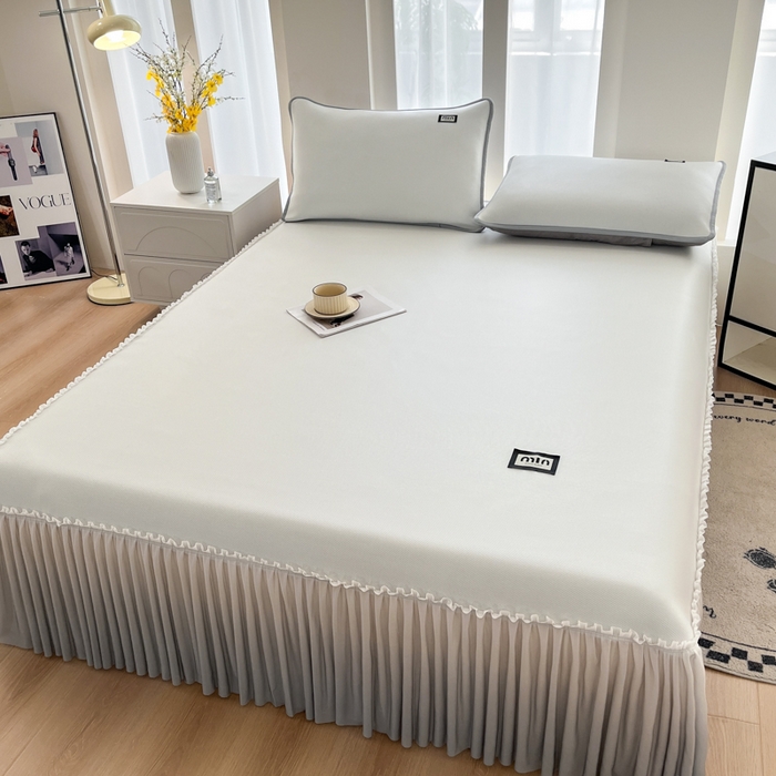 91家纺网 家纺一手货源 找家纺 子曰 2025新款A类高分子PE小清新凉感席系列-床裙款  小清新-白