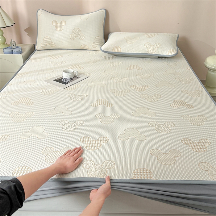 91家纺网 家纺一手货源 找家纺 （总）雯豆家纺 2025新款PE凉感提花冰丝床笠三件套全包中分子床罩床垫保护套