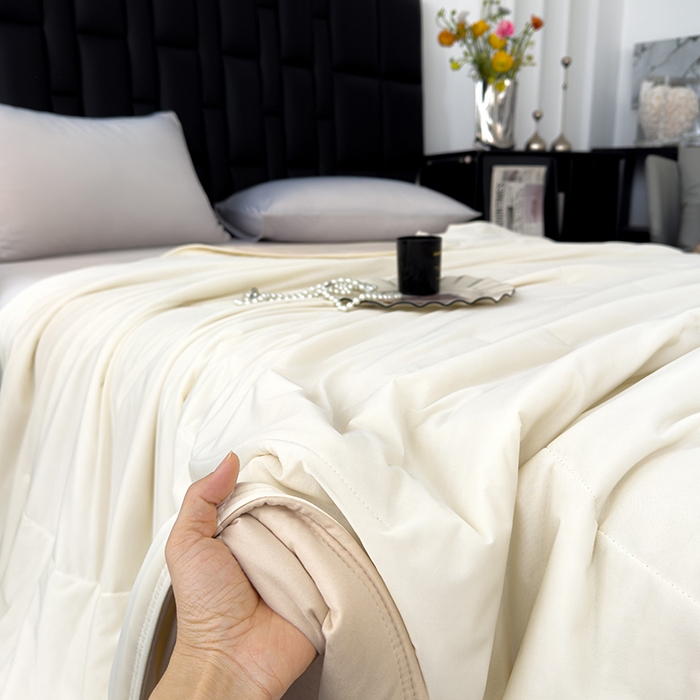 91家纺网 家纺一手货源 找家纺 星巴k家纺 2025新款亚朵同款凉感丝夏被夏凉被空调被自在眠自然醒 月光浅杏