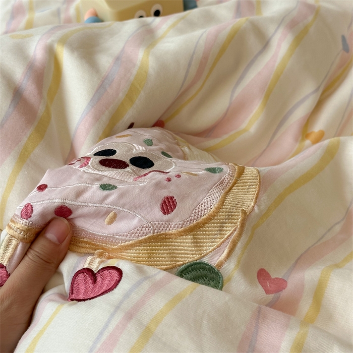 91家纺网 家纺一手货源 找家纺 潘朵拉家纺 2025新款全棉双层纱面包超人系列四件套 面包超人粉