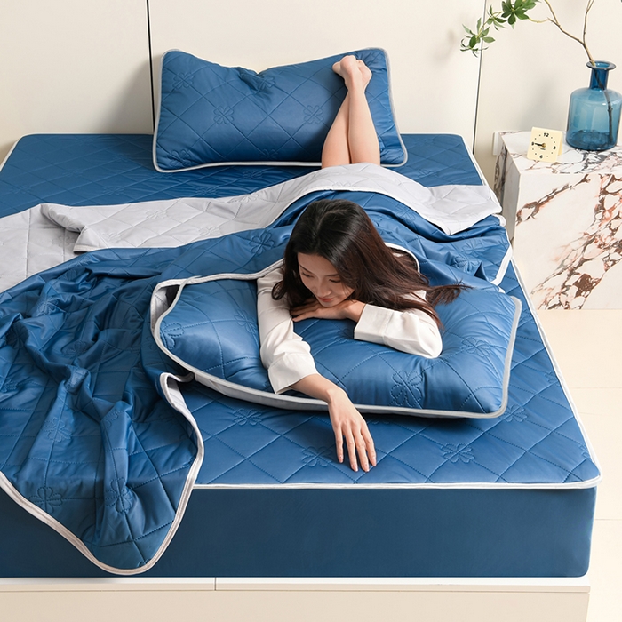 91家纺网 家纺一手货源 找家纺 2025新款清凉舒适凉感丝夏被四件套 湖蓝