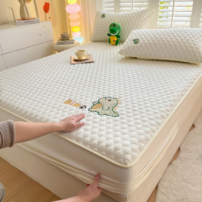 91家纺网 家纺一手货源 找家纺 万盛家纺 2025新款夹棉恐龙刺绣床笠 恐龙-菱形格 白