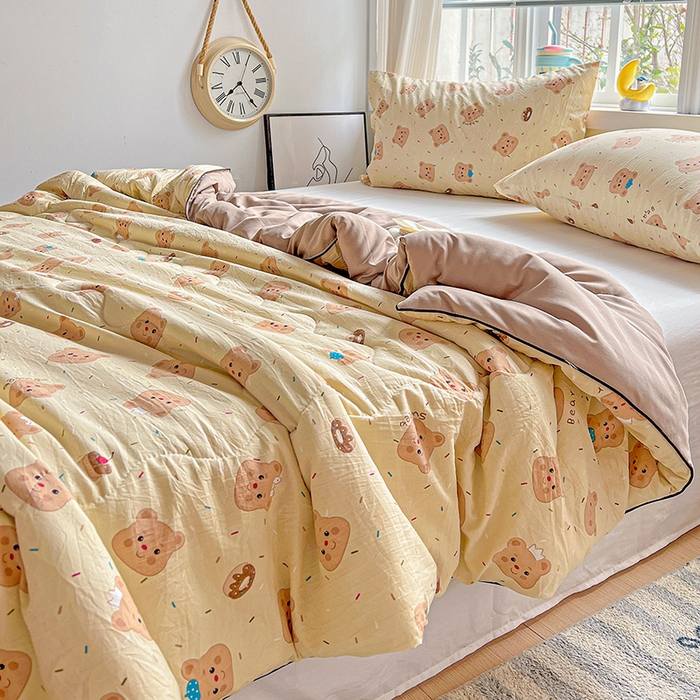 91家纺网 家纺一手货源 找家纺 玉海棠家纺 2025新款水洗皱皱纱印花夏被 被子被芯 奥利奥小熊