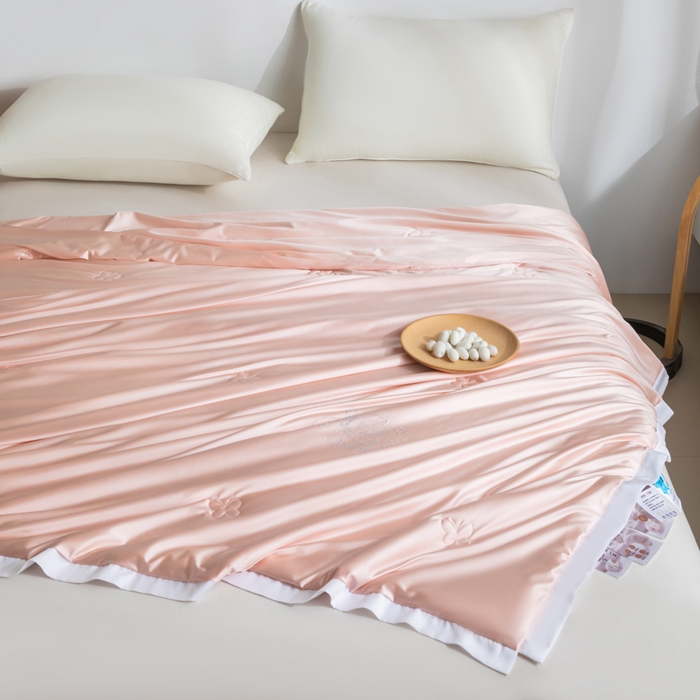 91家纺网 家纺一手货源 找家纺 野马寝具跨境电商专供 2025新款森氧冰蚕蚕丝被 粉色