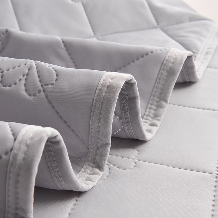 91家纺网 家纺一手货源 找家纺 2025新款清凉舒适凉感丝夏被四件套 绅士灰