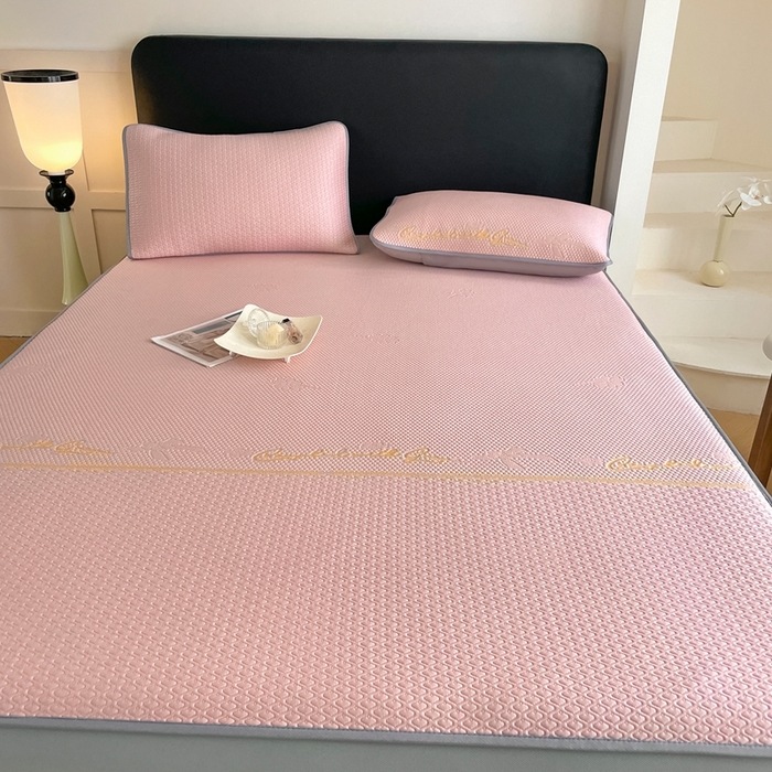 91家纺网 家纺一手货源 找家纺 欧邦 2025新款提花冰豆豆凉席三件套-幸运草 床笠款-幸运草-粉