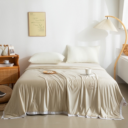 野马寝具跨境电商专供 2025新款森氧冰蚕蚕丝被 金色