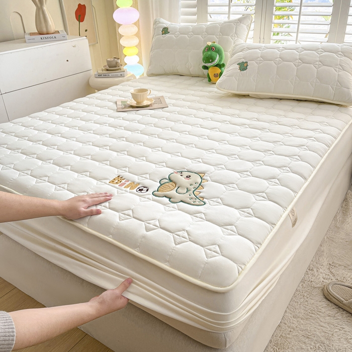 91家纺网 家纺一手货源 找家纺 万盛家纺 2025新款夹棉恐龙刺绣床笠 恐龙-方格  白