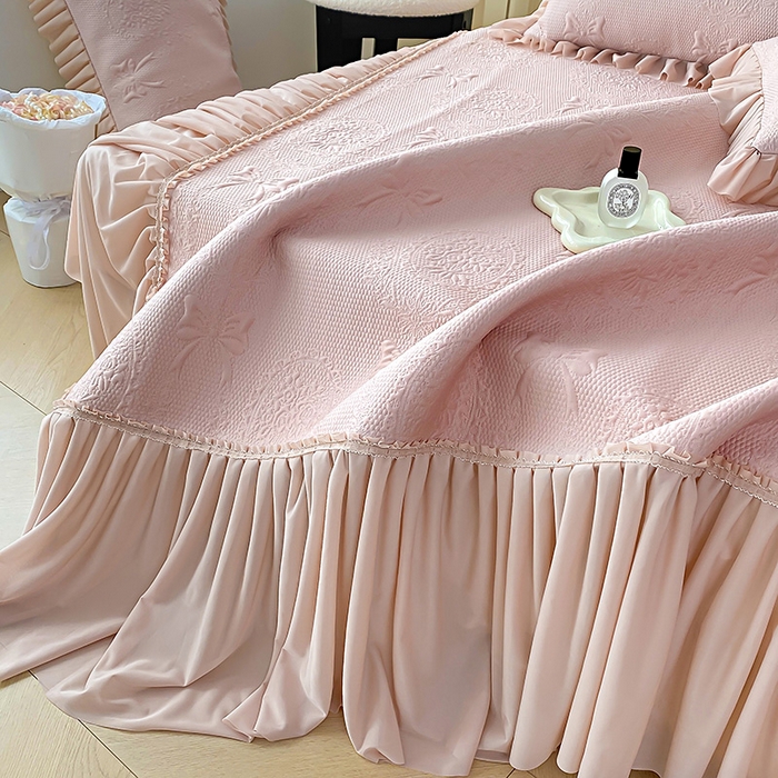 91家纺网 家纺一手货源 找家纺 2025新款复合三明治床裙款凉豆豆凉席三件套系列 约定-豆沙粉