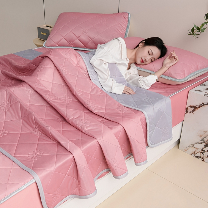 91家纺网 家纺一手货源 找家纺 2025新款清凉舒适凉感丝夏被四件套 豆沙