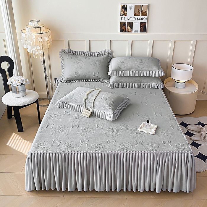 91家纺网 家纺一手货源 找家纺 2025新款复合三明治床裙款凉豆豆凉席三件套系列 约定-绅士灰