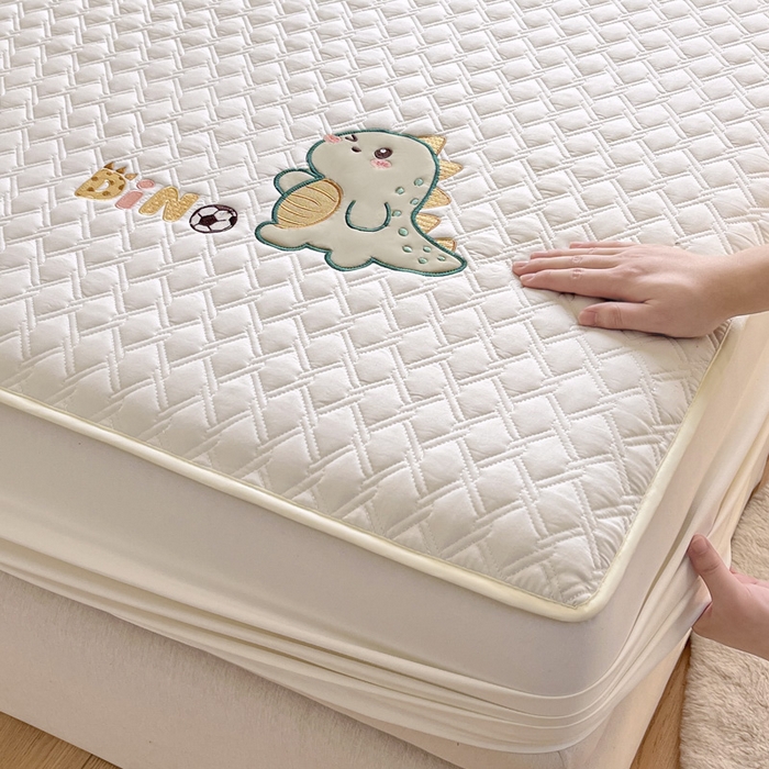 91家纺网 家纺一手货源 找家纺 万盛家纺 2025新款夹棉恐龙刺绣床笠 恐龙-菱形格 白