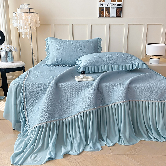 91家纺网 家纺一手货源 找家纺 2025新款复合三明治床裙款凉豆豆凉席三件套系列 约定-优雅蓝