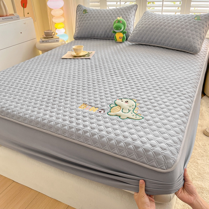 91家纺网 家纺一手货源 找家纺 万盛家纺 2025新款夹棉恐龙刺绣床笠 恐龙-菱形格 灰