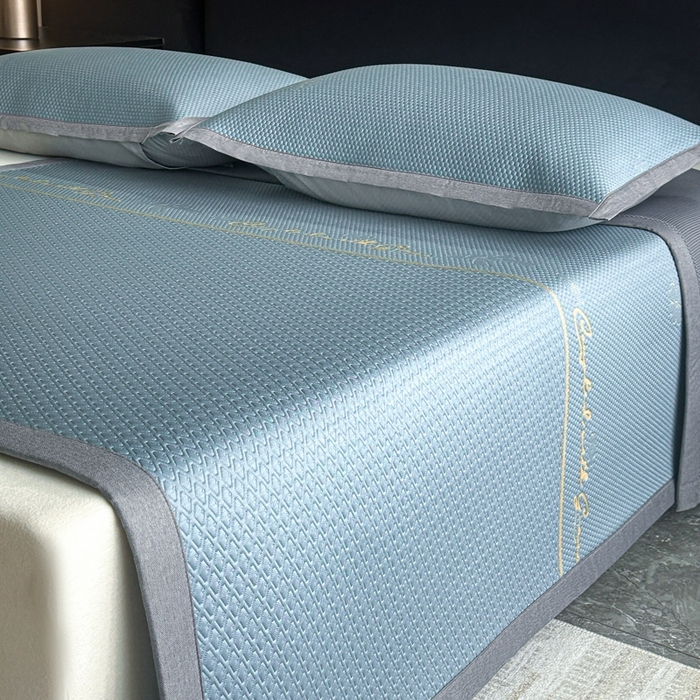 91家纺网 家纺一手货源 找家纺 欧邦 2025新款提花冰豆豆凉席三件套-幸运草 凉席款-幸运草-蓝