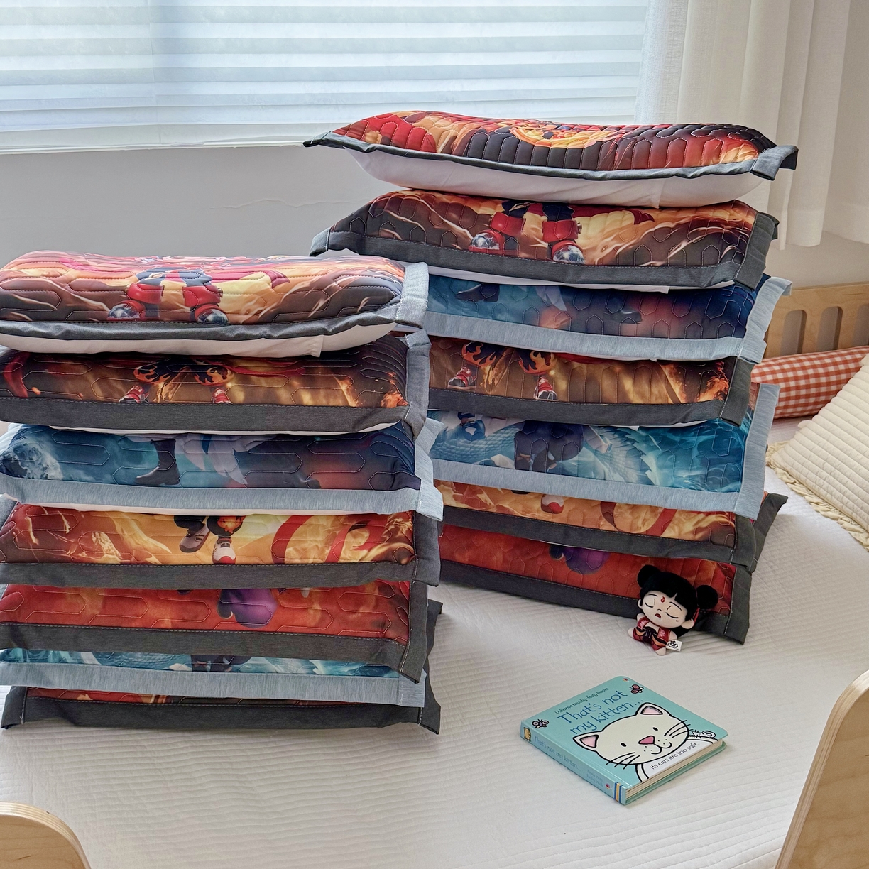 91家纺网 家纺一手货源 找家纺 （总）纽乐家纺 2025新款卡通5D数码印花哪吒周边儿童冰丝乳胶凉枕枕套枕芯