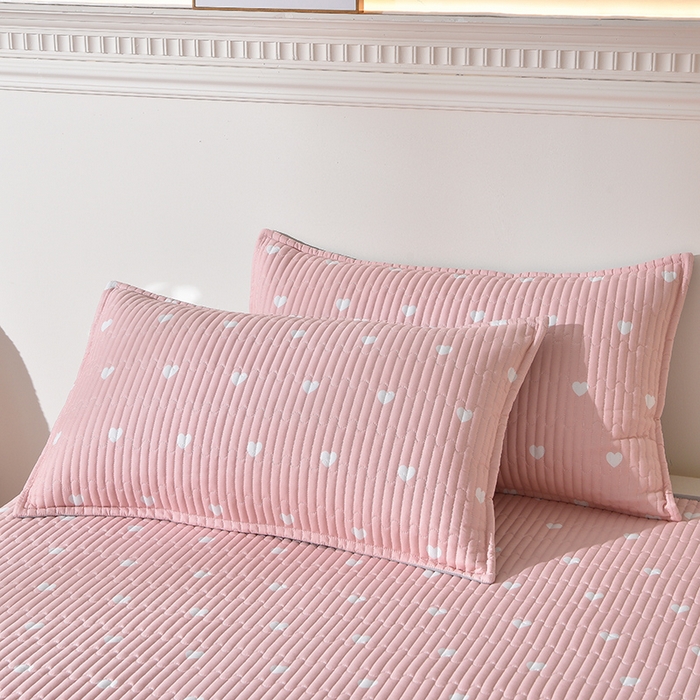 91家纺网 家纺一手货源 找家纺 床笠人家 2025新款亲肤双面磨毛夹棉床盖 爱心-粉