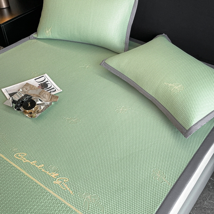91家纺网 家纺一手货源 找家纺 欧邦 2025新款提花冰豆豆凉席三件套-幸运草 凉席款-幸运草-绿