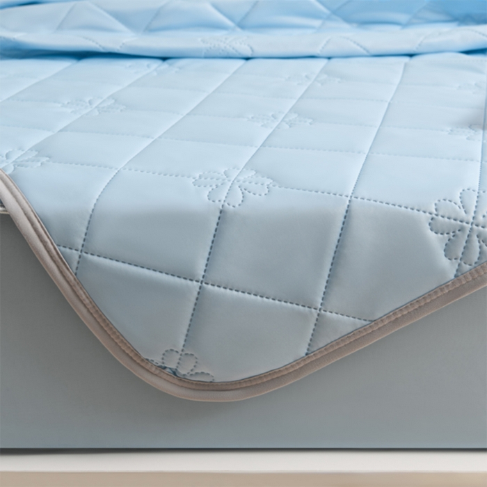 91家纺网 家纺一手货源 找家纺 2025新款清凉舒适凉感丝夏被四件套 天蓝