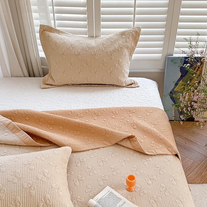 91家纺网 家纺一手货源 找家纺 琳可家居 花开蝶自来系列双面再生纤维素纤维床盖高温水洗两面可用 花开蝶自来-黄