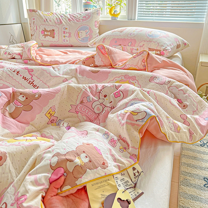 91家纺网 家纺一手货源 找家纺 玉海棠家纺 2025新款水洗皱皱纱印花夏被 被子被芯 可爱记忆录