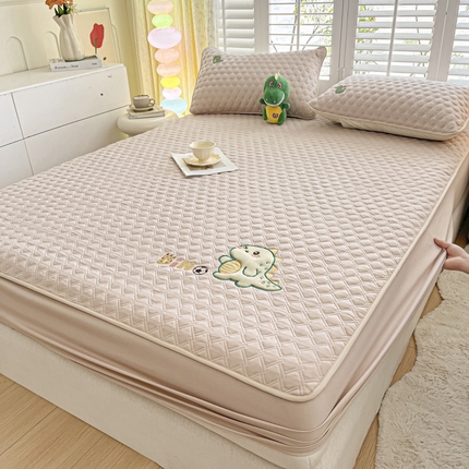 91家纺网 家纺一手货源 找家纺 （总）万盛家纺 2025新款夹棉恐龙刺绣床笠