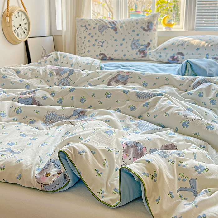 91家纺网 家纺一手货源 找家纺 玉海棠家纺 2025新款水洗皱皱纱印花夏被 被子被芯 豆奶泡泡猫