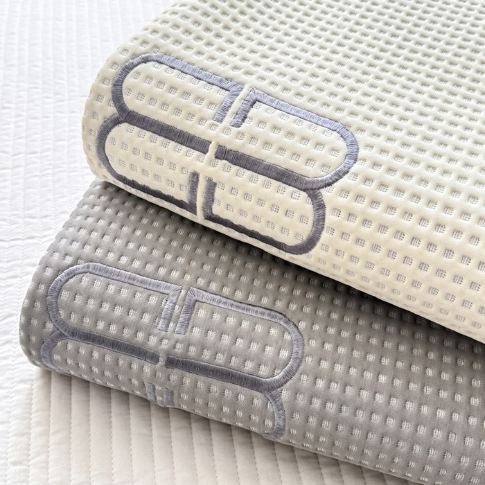 91家纺网 家纺一手货源 找家纺 德比尔斯  2025新款乙纶华夫格刺绣熊猫漫野冰豆豆凉席-漫野系列 组合图仅供参考