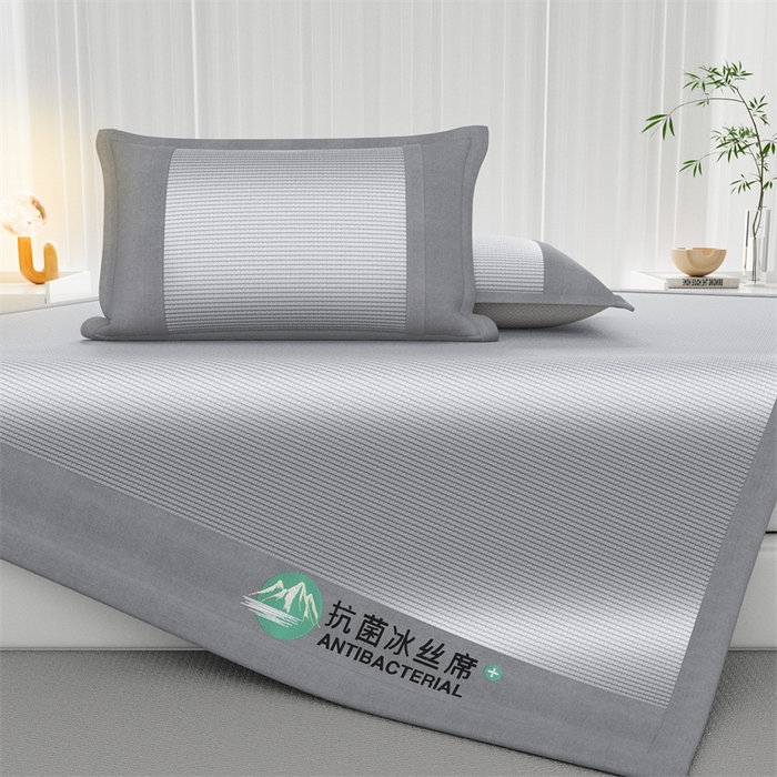 91家纺网 家纺一手货源 找家纺 爱宝被业 2025新款亲肤凉感抗菌冰丝凉席席子 轻银灰