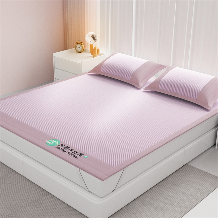 91家纺网 家纺一手货源 找家纺 爱宝被业 2025新款亲肤凉感抗菌冰丝凉席席子 盛夏粉