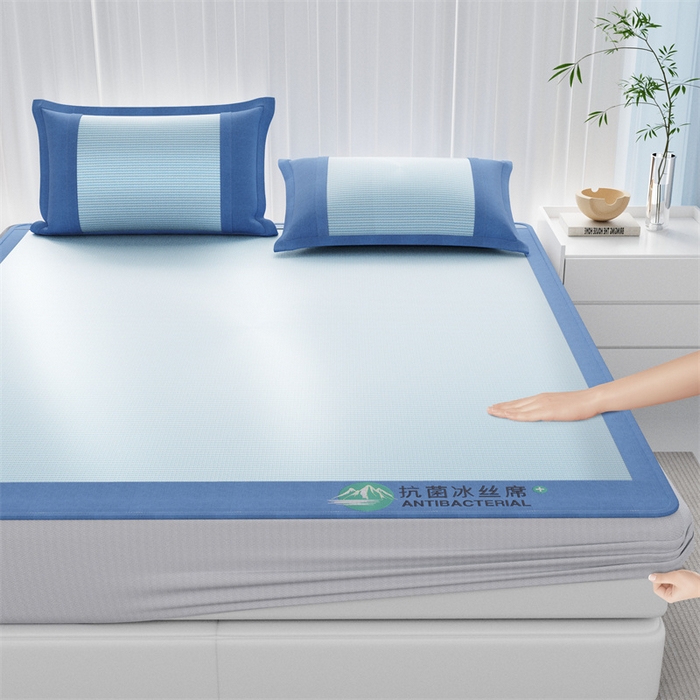 91家纺网 家纺一手货源 找家纺 爱宝被业 2025新款亲肤凉感抗菌冰丝凉席席子 天晶蓝