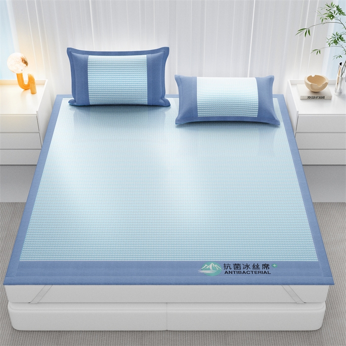91家纺网 家纺一手货源 找家纺 爱宝被业 2025新款亲肤凉感抗菌冰丝凉席席子 天晶蓝